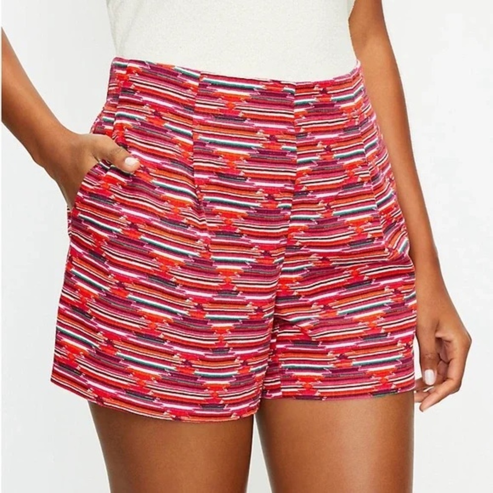 LOFT LINEN BLEND PULL ON SHORTS WITH POCKETS